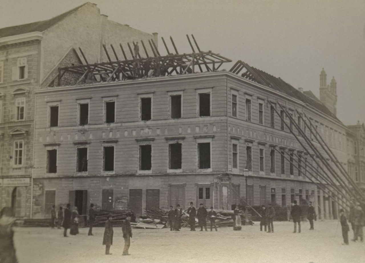 Trg bana Jelačića, Pristerova kuća